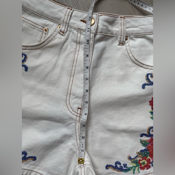NWT FARM Rio White Floral Tapestry Denim Shorts  Size 27 - Picture 9 of 10